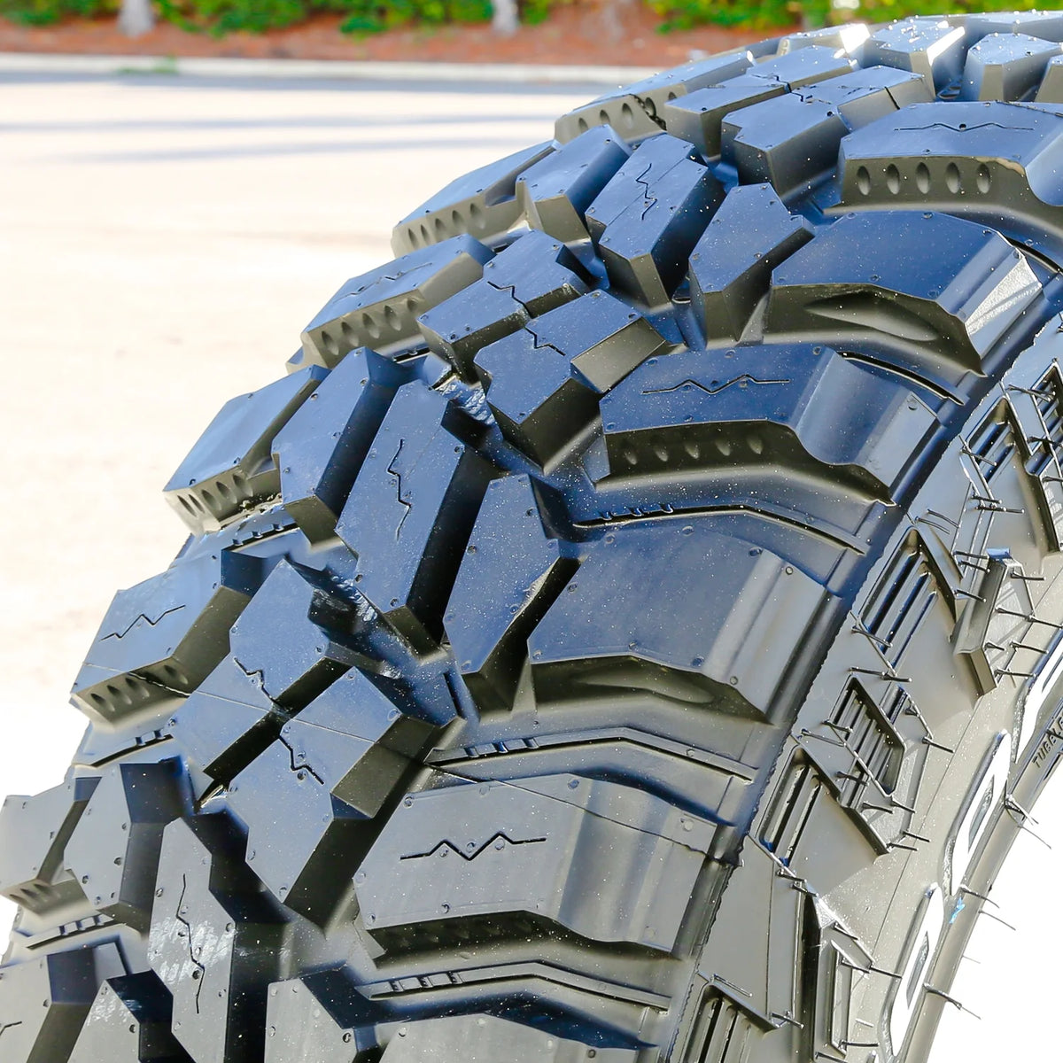 285/70R17 Mud Tires Y757